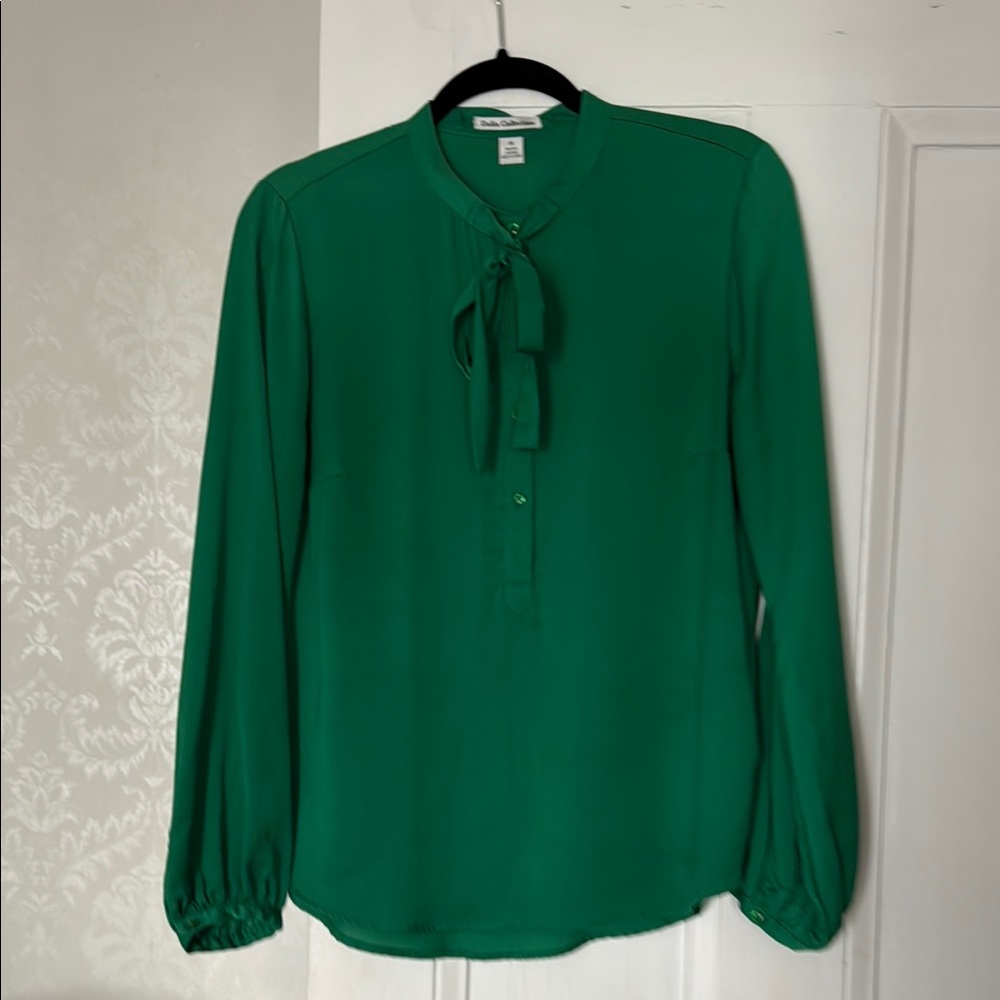 Kelly green bow blouse size medium
